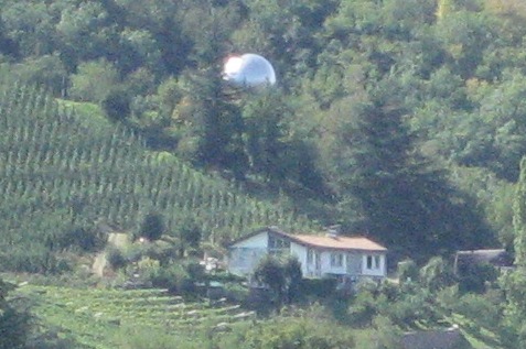 Hochfrangart mit der großen Stahlkugel